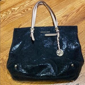 Michael kors long shoulder purse